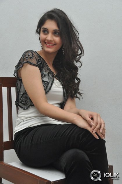Surabhi-at-Beeruva-Movie-Date-Press-Meet